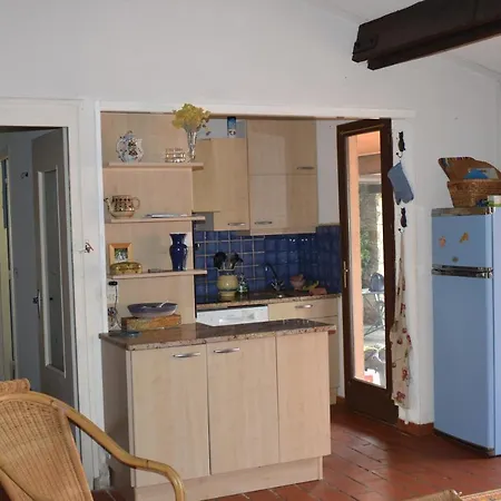 Holiday home Petit Mas Au Paradis Avec Piscine Pour 6 Personnes *