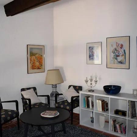 Holiday home Petit Mas Au Paradis Avec Piscine Pour 6 Personnes La Londe-les-Maures